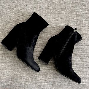 STEVE MADDEN BLACK ANKLE BOOTS 7.5